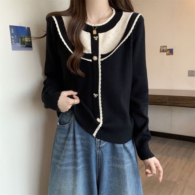 Sisyphi-Long-Sleeve Collared Two Tone Knit Top