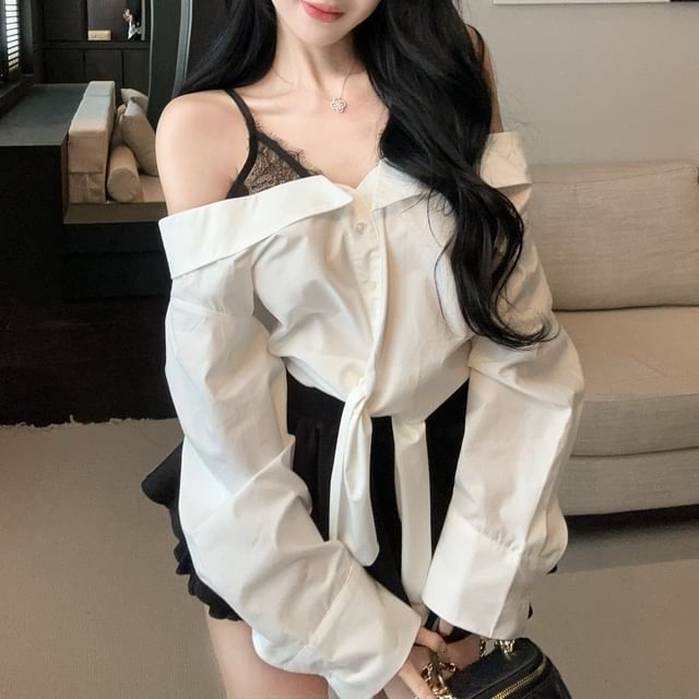 Sisyphi-Long-Sleeve Off Shoulder Plain Lace Panel Blouse