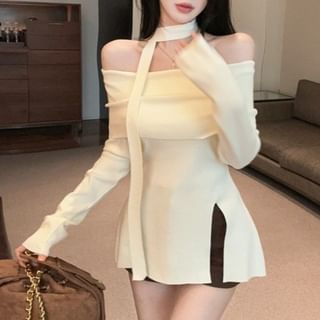 Sisyphi-Long-Sleeve Off Shoulder Plain Top