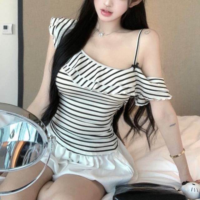 Sisyphi-Short-Sleeve Cold Shoulder Striped Knit Top