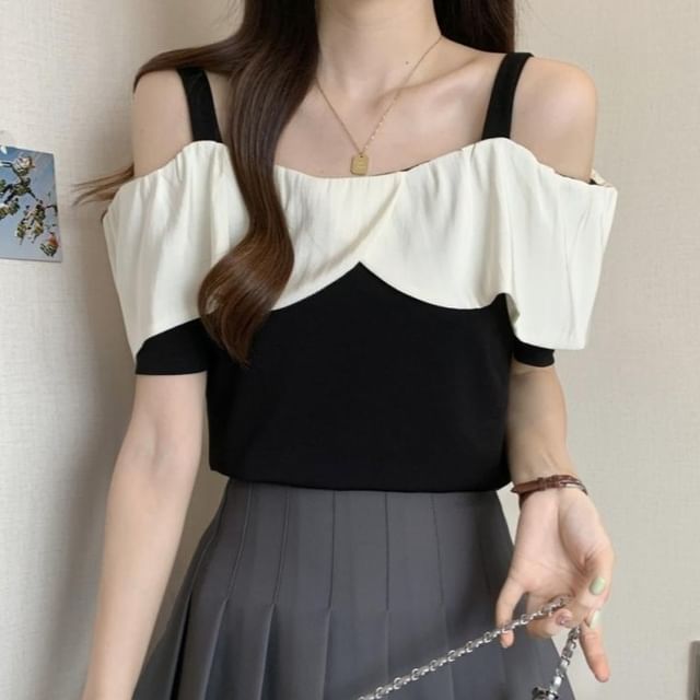 Sisyphi-Short-Sleeve Cold Shoulder Two Tone Ruffle Trim Top