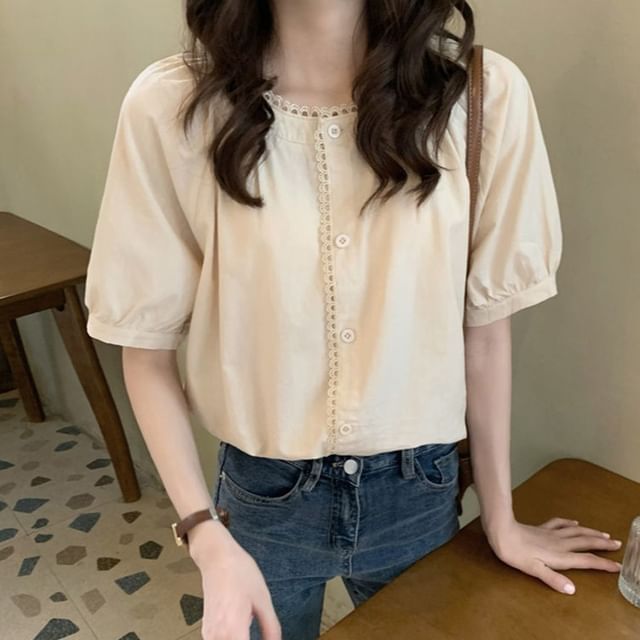 Sisyphi-Short-Sleeve Lace Trim Plain Blouse