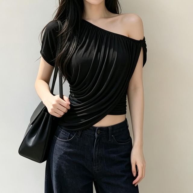 Sisyphi-Short-Sleeve Off Shoulder Plain Crop Top
