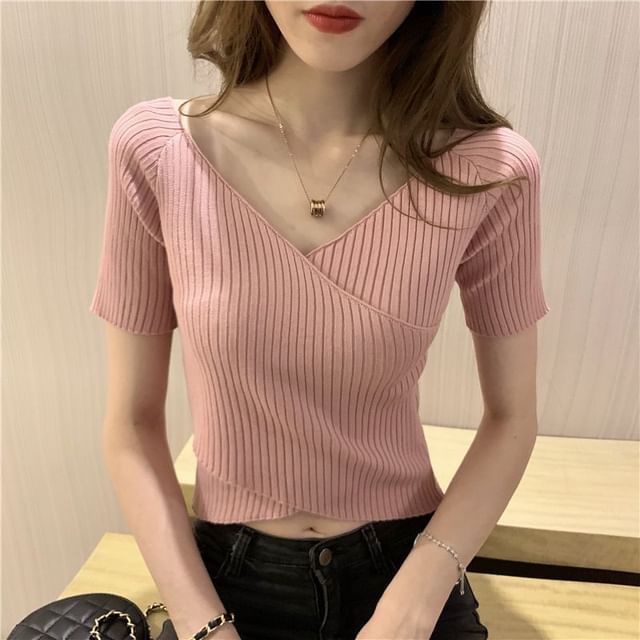 Sisyphi-Short-Sleeve V-Neck Plain Ribbed Crop Knit Top