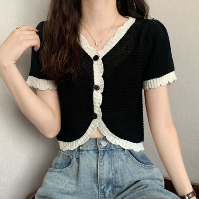 Sisyphi-Short-Sleeve V-Neck Two Tone Button-Up Crop Knit Top