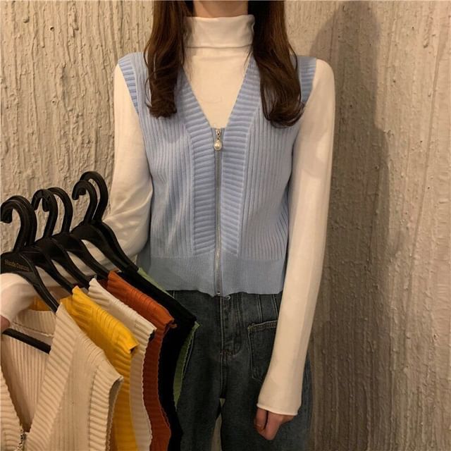 Sisyphi-V-Neck Zip-Up Plain Sweater Vest
