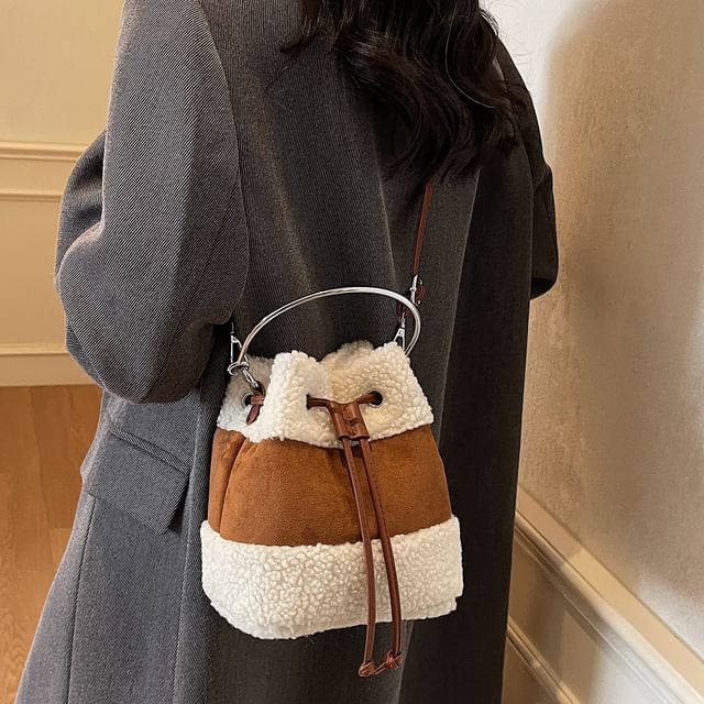 Skyglow-Two Tone Fleece Bucket Bag