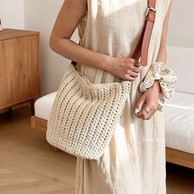 Skyglow-Zip Magnetic Buckled Knit Tote