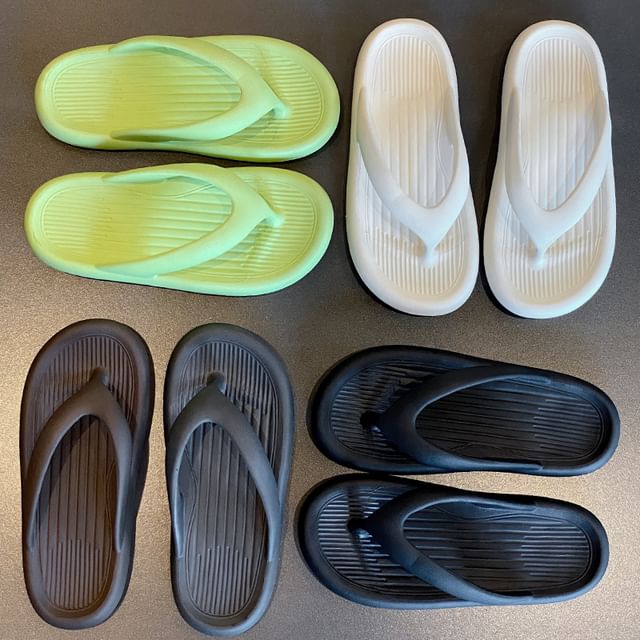 Sleeko-Plain Platform Flip-Flops