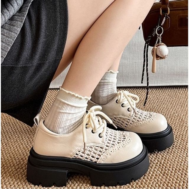 Sleeko-Platform Woven Lace Up Shoes