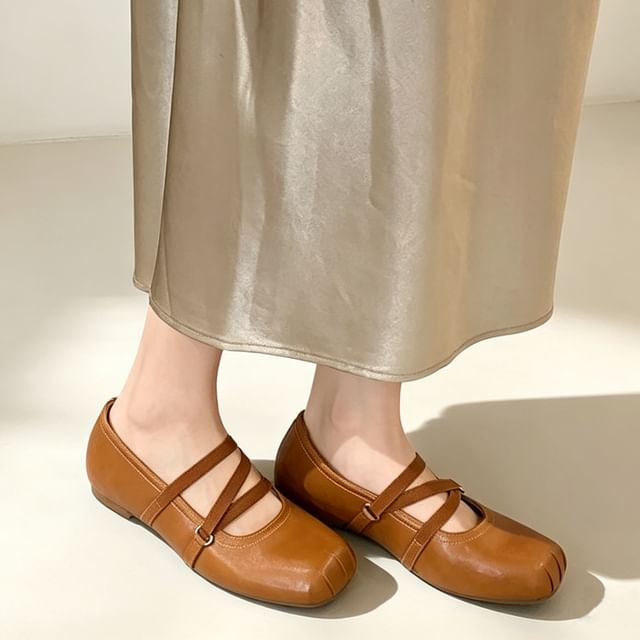 Sleeko-Square Toe Strappy Mary Jane Flats