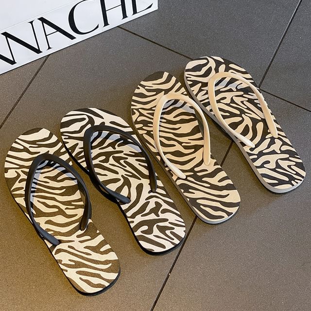 Sleeko-Zebra Print Flip-Flops
