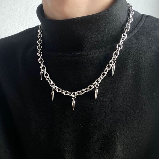 Soosina-Spike Pendant Station Necklace