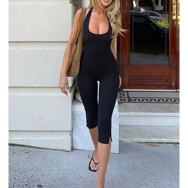 Sosana-Sleeveless Scoop Neck Plain Capri Jumpsuit