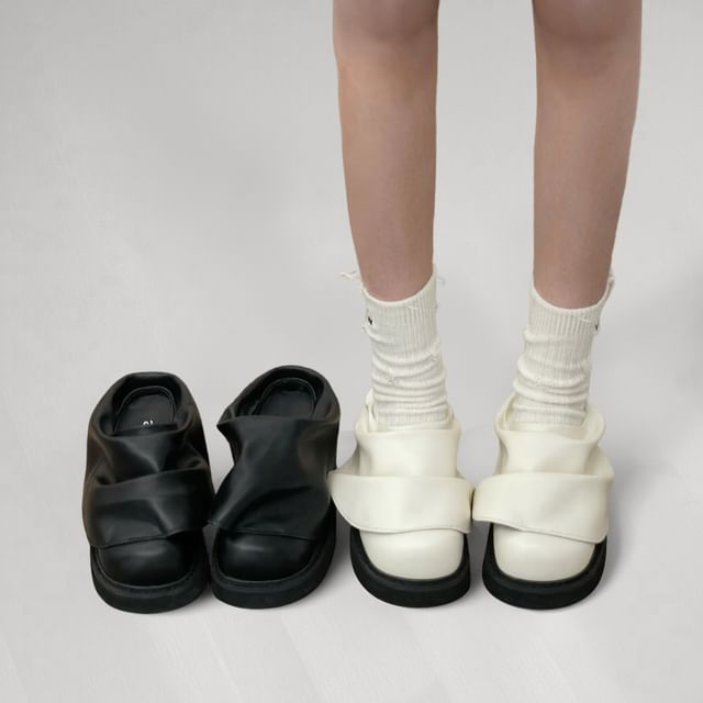 STEPUP-Plain Shirred Faux Leather Mules