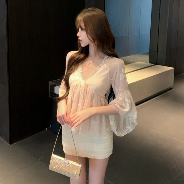 Strawolf-34-Sleeve V-Neck Blouse Mini Skirt