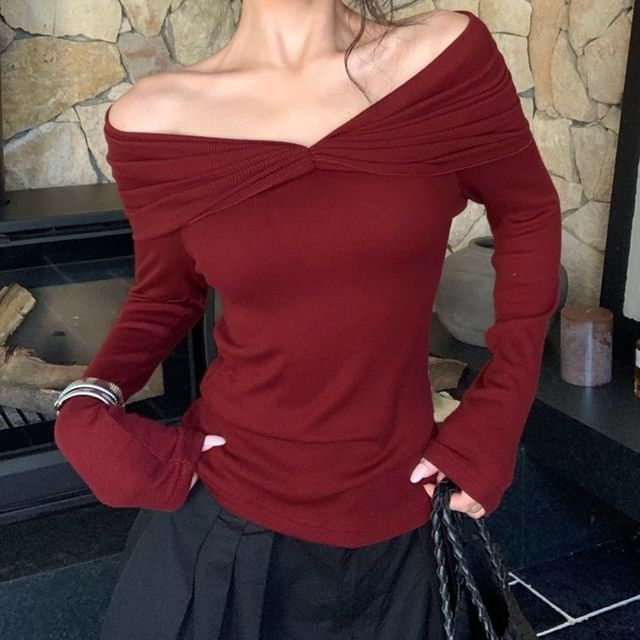 Strawolf-Long-Sleeve V-Neck Plain Ruched Knit Top