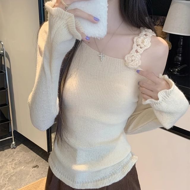 Striinkie-Cold-Shoulder Asymmetrical Plain Ribbed Knit Top