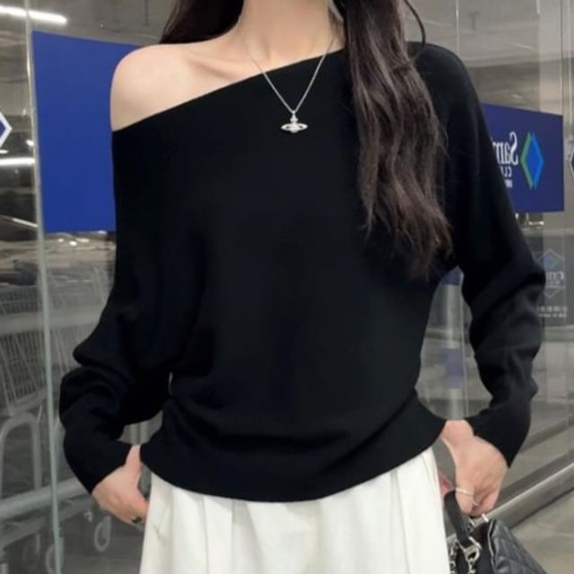 Striinkie-Long-Sleeve Off-Shoulder Plain Knit Top
