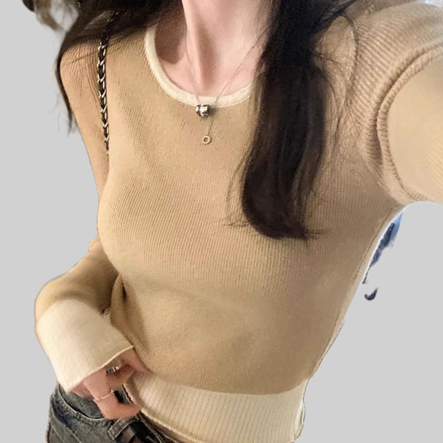 Striinkie-Round Neck Contrast Trim Knit Top