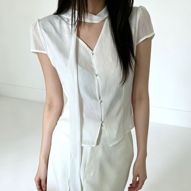 Striinkie-Short-Sleeve V-Neck Plain Crop Top