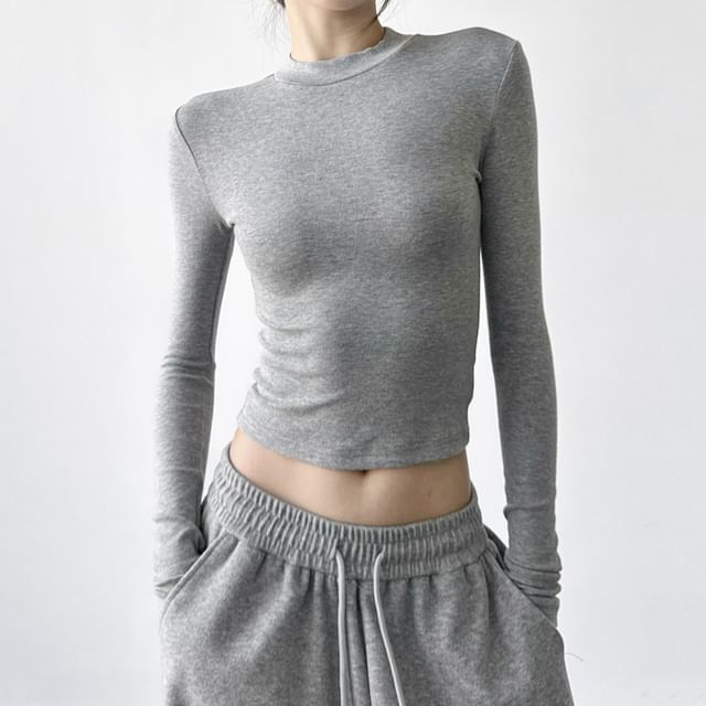 Superduper-Long-Sleeve Round Neck Plain Crop Tee