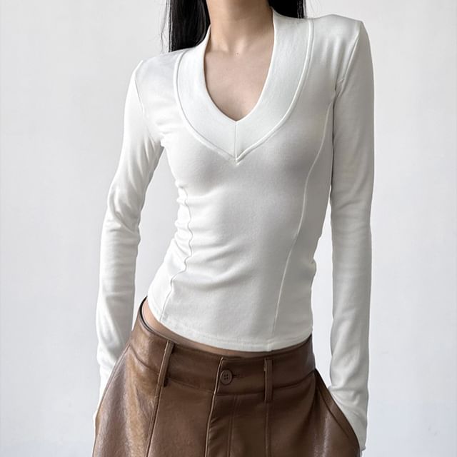 Superduper-Long-Sleeve V-Neck Plain Crop Tee