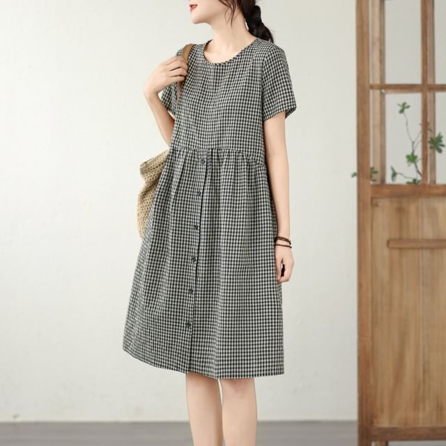 Supernova-Short Sleeve Round Neck Plaid Button A-Line Dress