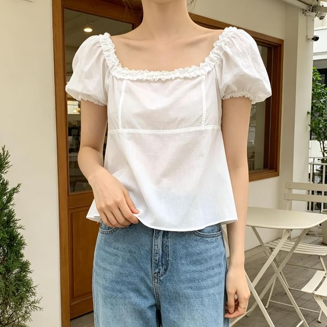 Sweet Amour-Puff-Sleeve Square Neck Plain Crop Top