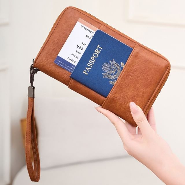 tablarosa-Faux Leather RFID Passport Case