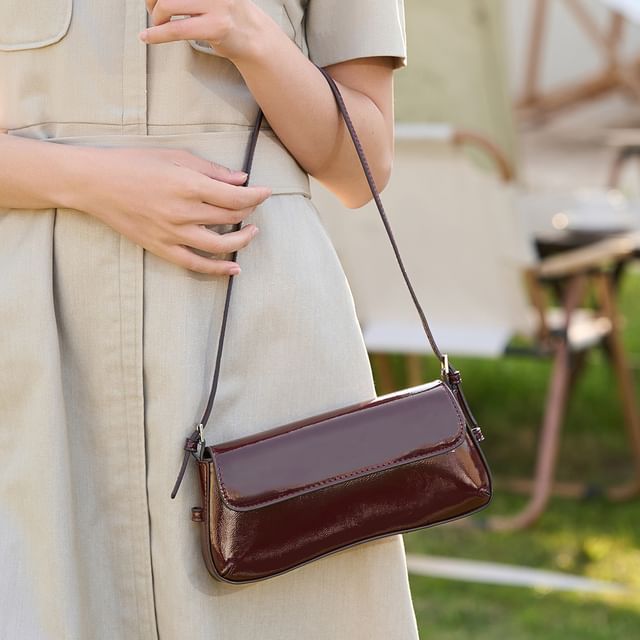 tablarosa-Plain Patent Leather Shoulder Bag