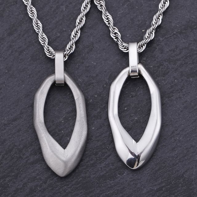 Tenri-Hollow Oval Pendant Necklace