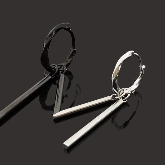 Tinseltown-Twisted Hoop Earring
