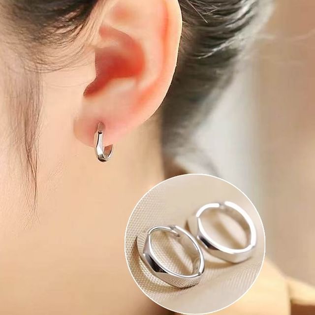 Toinianimos-Sterling Silver Hexagon Huggie Earring