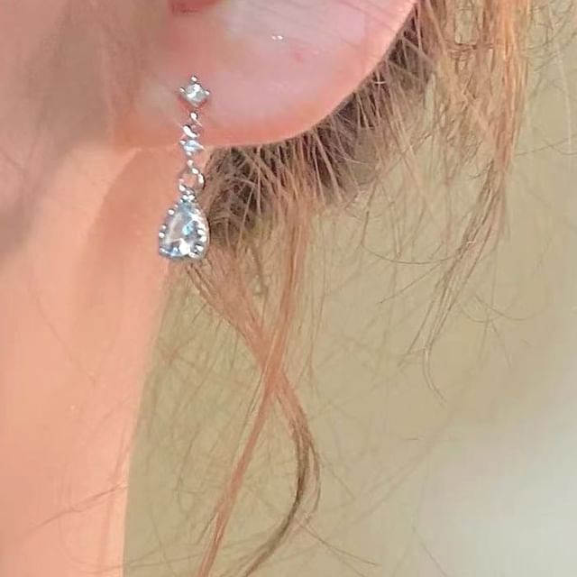 Toinianimos-Sterling Silver Rhinestone Drop Earring