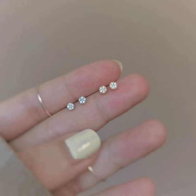 Toinianimos-Sterling Silver Rhinestone Stud Earring