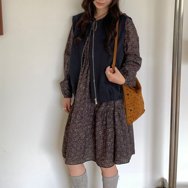 Trendycas-Crewneck Plain Zip-Up Vest
