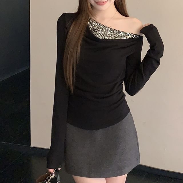 Trendycas-Long-Sleeve Off Shoulder Plain Glitter Panel Tee