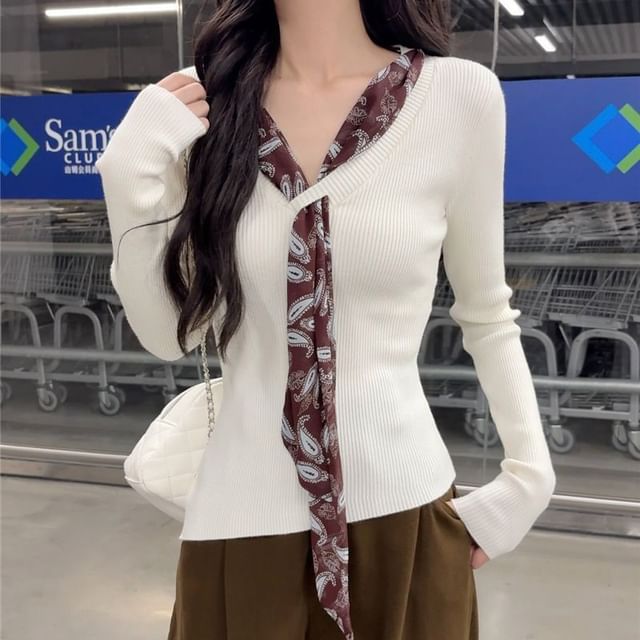 Trendycas-Long-Sleeve V-Neck Plain Ribbed Knit Top