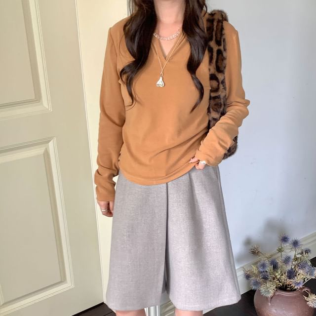 Trendycas-Long-Sleeve V-Neck Plain T-Shirt