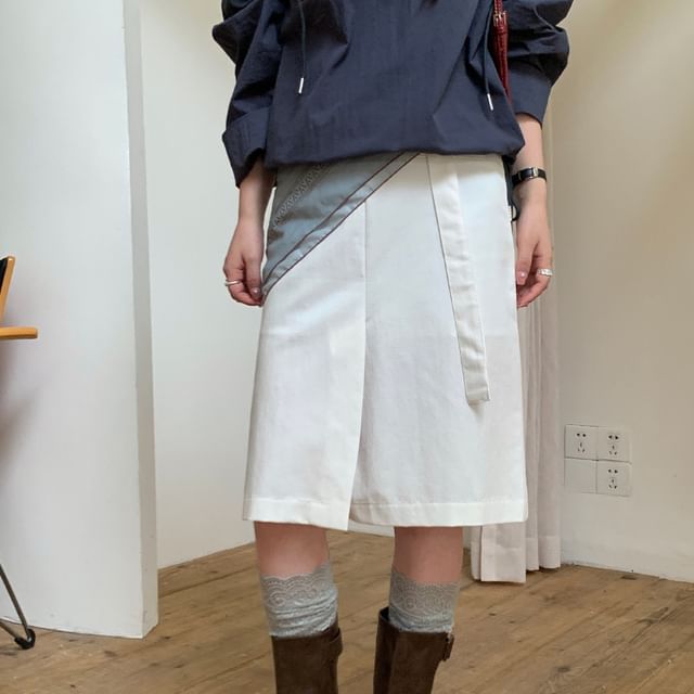 Trendycas-Mid Rise Plain A-Line Skirt