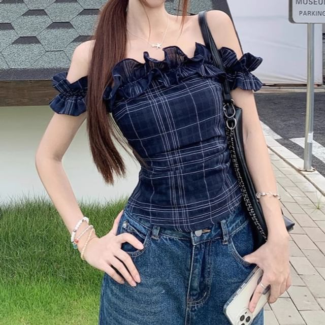 Trendycas-Short-Sleeve Off Shoulder Ruffle Trim Top