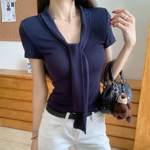 Trendycas-Short-Sleeve V-Neck Plain Tee