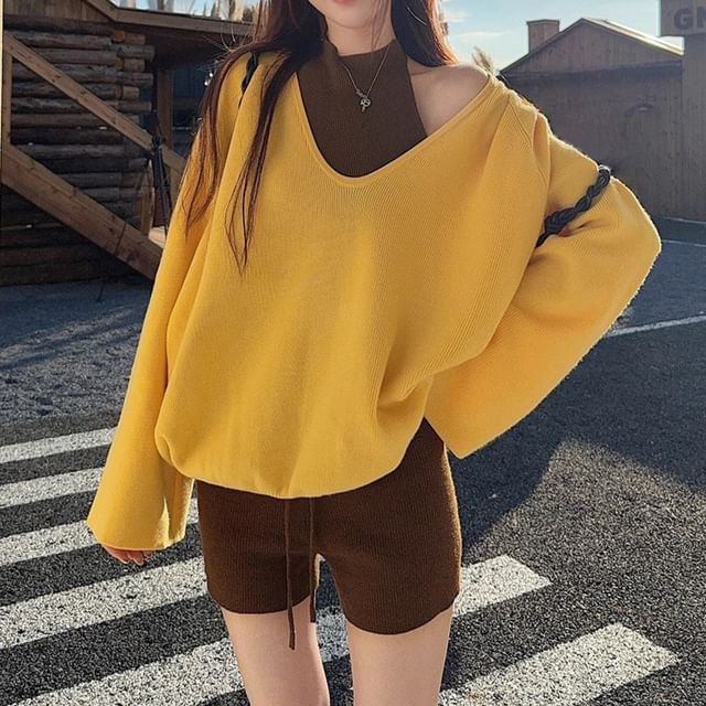 Trendycas-V-Neck Plain Sweater Sleeveless Top Drawstring Hot Pants