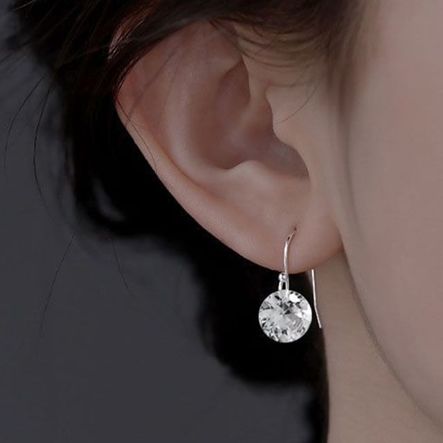 True Glam-Disc Hook Earring