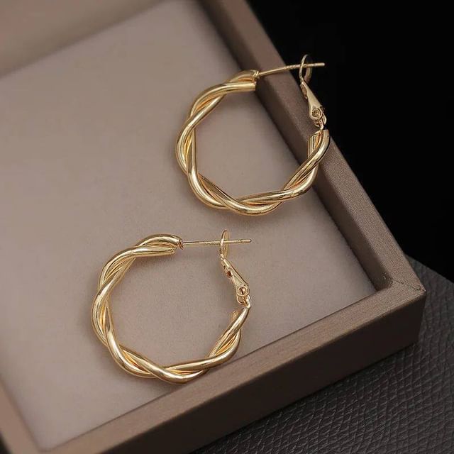 True Glam-Twisted Leverback Hoop Earring