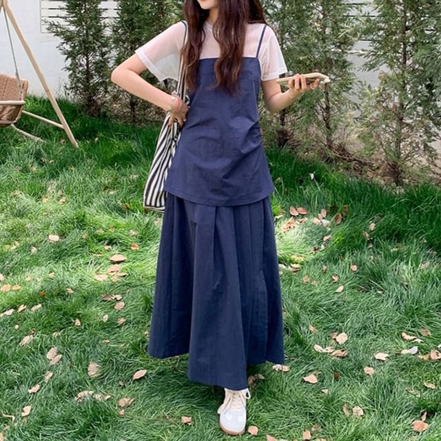 Tzarkozy-Set Short-Sleeve Round Neck Plain Top Spaghetti Strap Plain Ruched Camisole Top Mid Rise Maxi A-Line Skirt