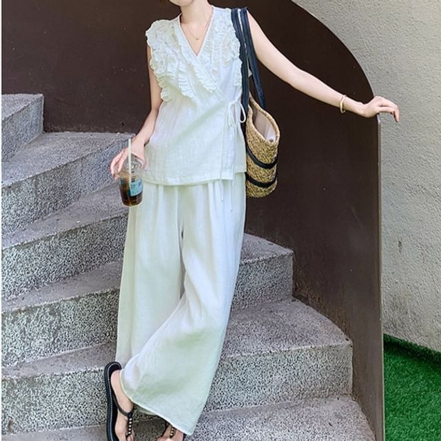 Tzarkozy-Set Sleeveless V-Neck Plain Ruffle Trim Top Drawstring Waist Plain Crop Wide Leg Pants