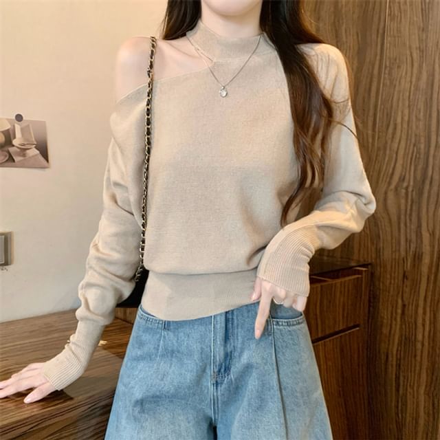 Ukiyo-Long-Sleeve Halter Cold-Shoulder Plain Knit Top