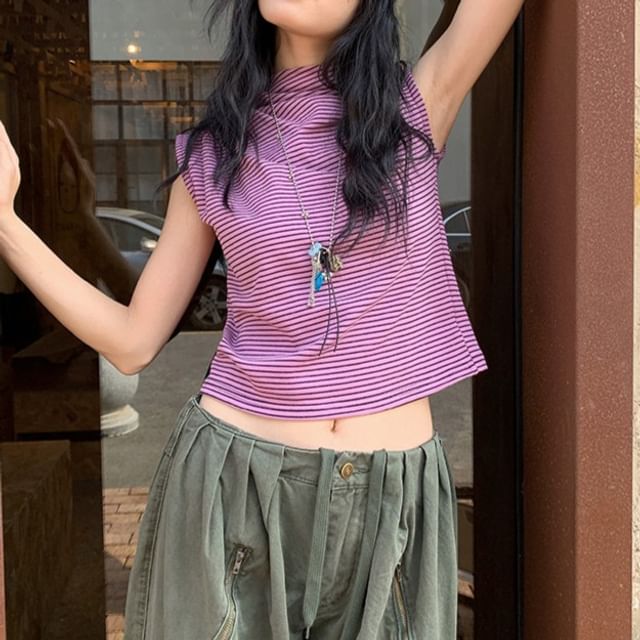 Ukiyo-Sleeveless Mock Neck Striped Crop Top